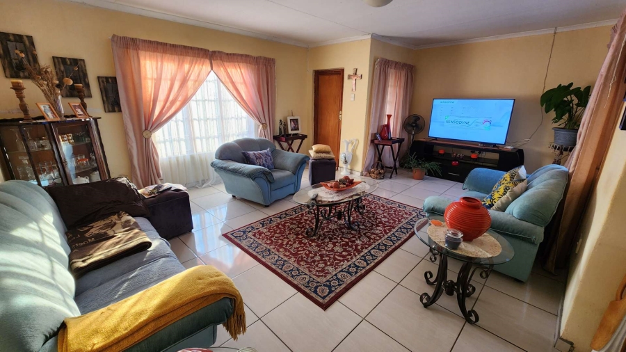 3 Bedroom Property for Sale in Lourierpark Free State